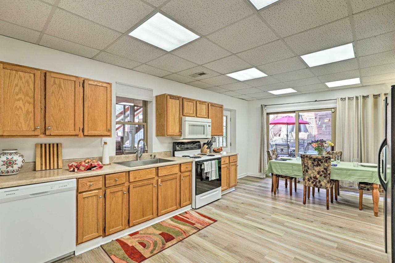 Asheville Mountain Getaway With Patio And Koi Pond! מראה חיצוני תמונה